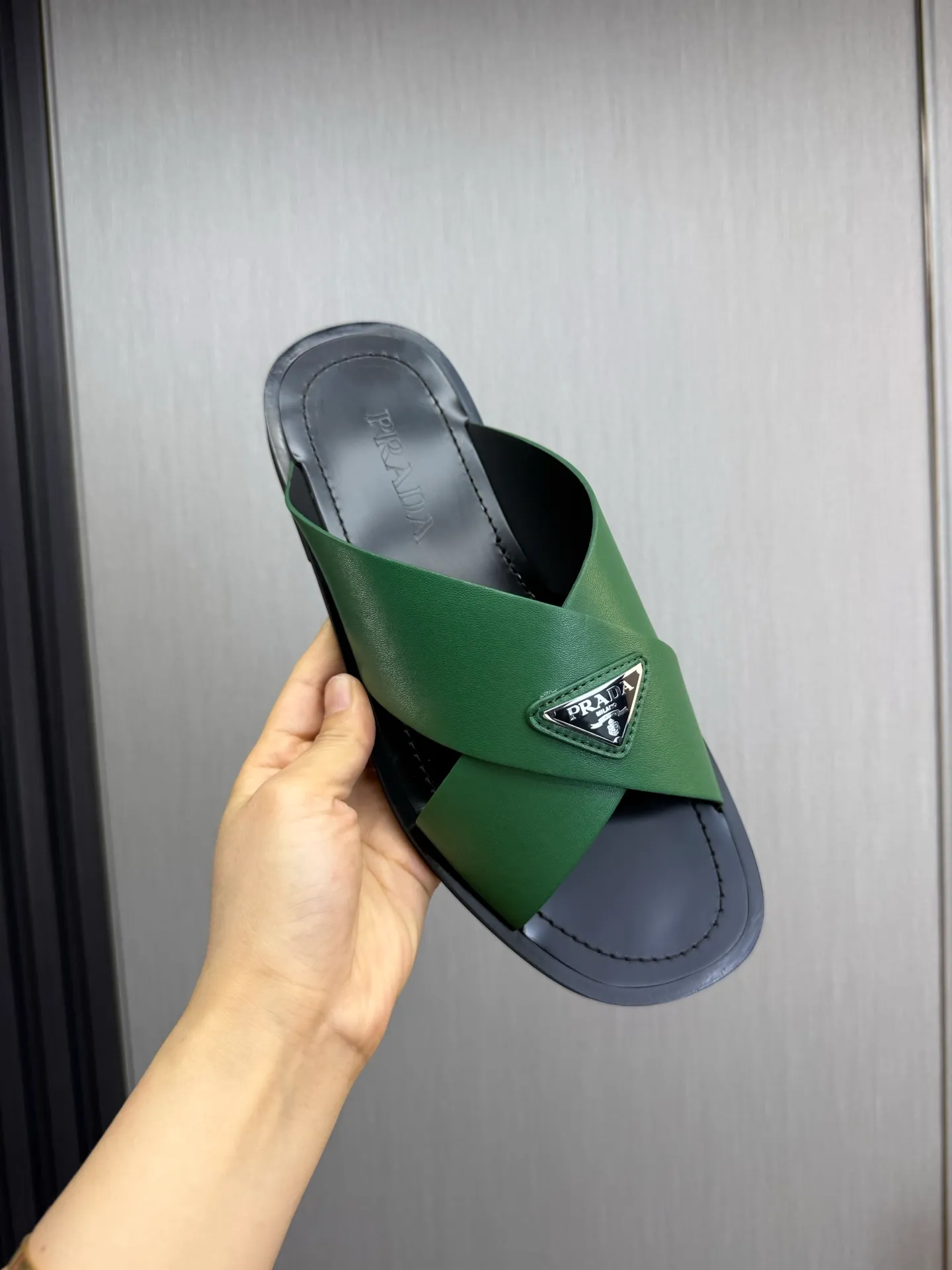 Factory price 340💰 ＰＲＡＤＡPrada - popular men's slippers hot sale 🔥 🩴Official website one to one production 38-45 sizes 45 46 🉑️Customized!